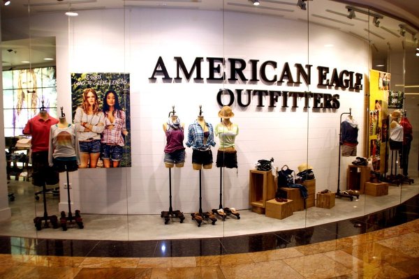   American Eagle Outfitters    