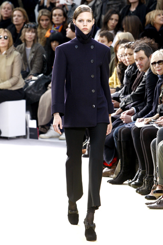 Короткое двубортное пальто-бушлат цвета navy, Celine