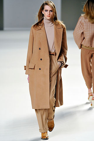 Бежевое двубортное пальто, Chloé