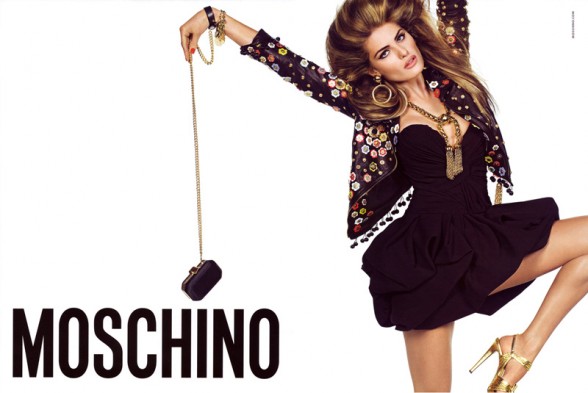 Изабели Фонтана в рекламе Moschino