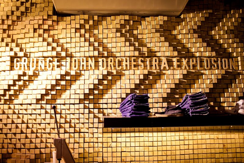 Интерьер бутика GrungeJohnOrchestra.Explosion