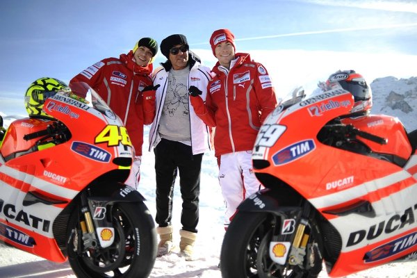 Ренцо Россо и мотогонщики команды Ducati